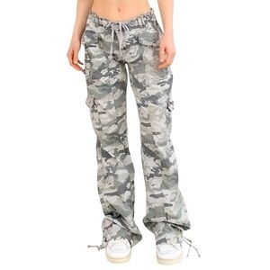 Vintage Y2K Unionbay low rise flare butterfly camo cargo pants women’s 7 beige